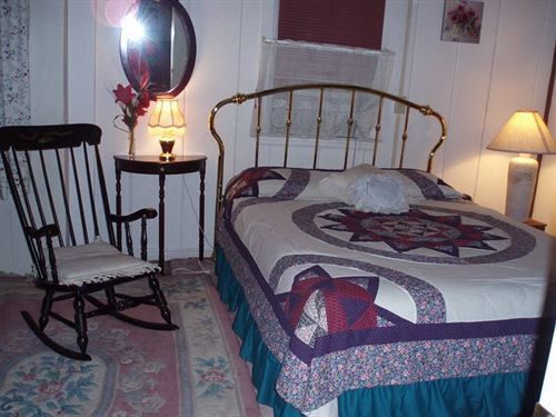 1768 Country Inn North Conway Room photo